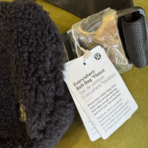Lululemon Black Fleece Crossbody Bag - Picture 1 of 6